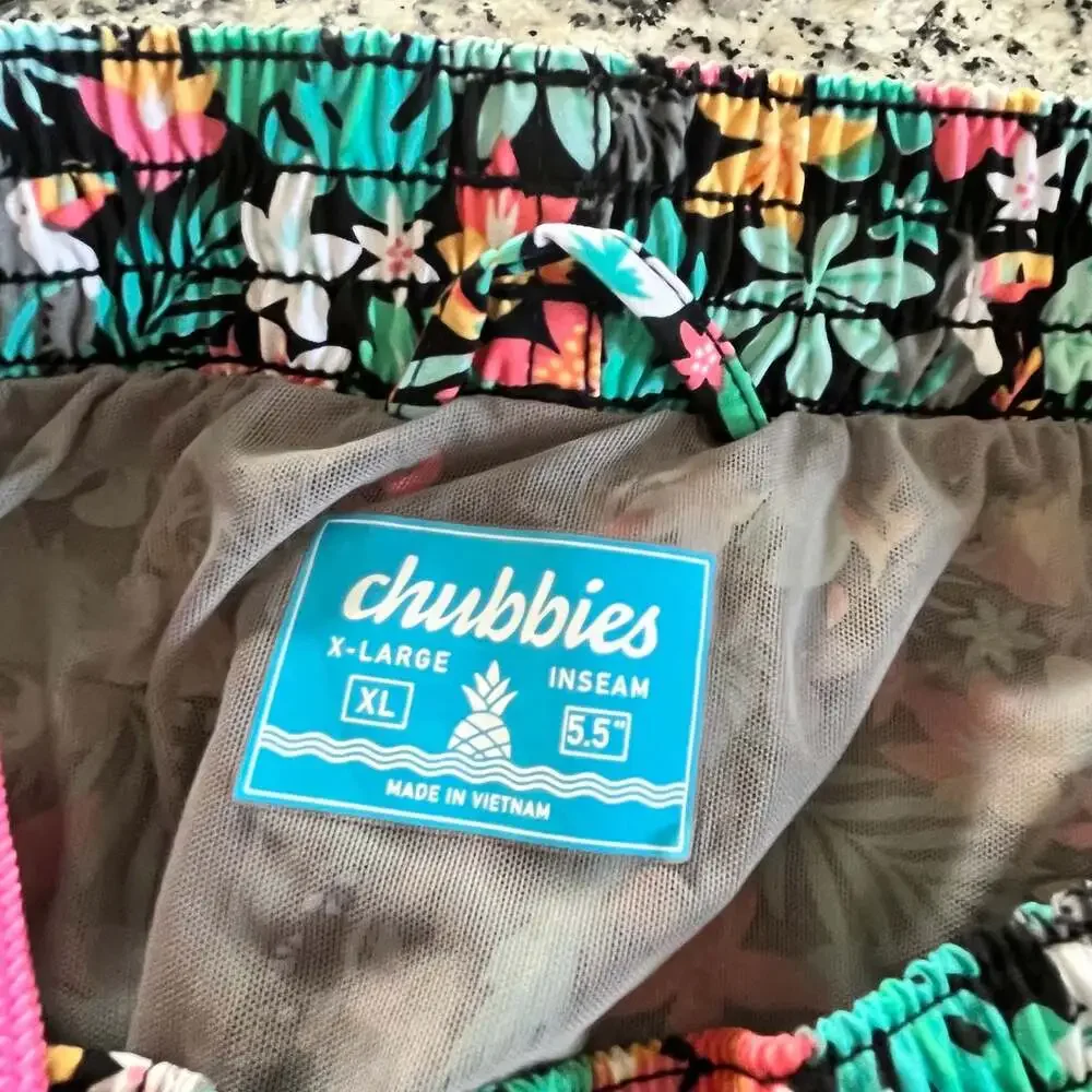 Chubbies The Bloomerangs 5.5 Inch Inseam Tropical Floral Toucan Swim Trunks